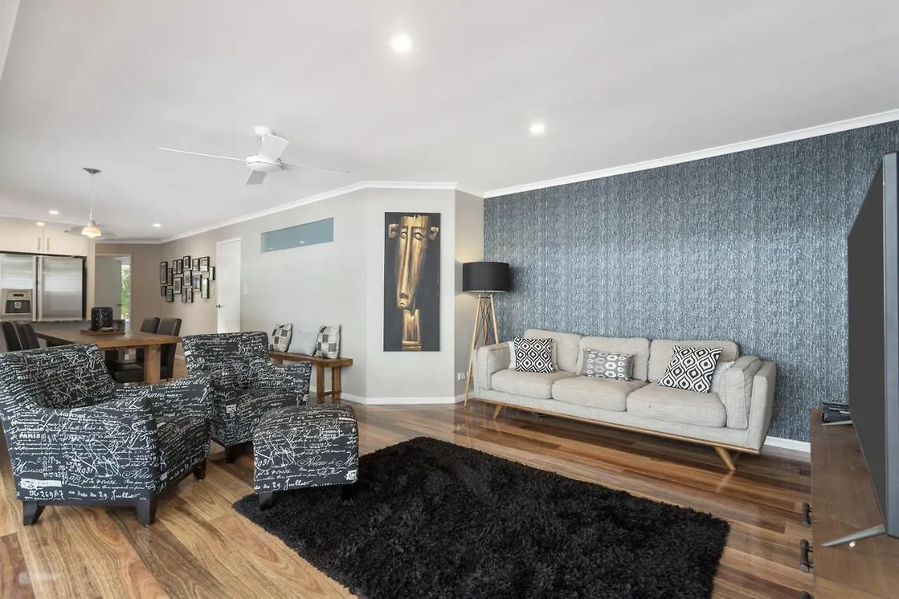 Pandanus Holiday Home Coolum Beach 0*,  Australia